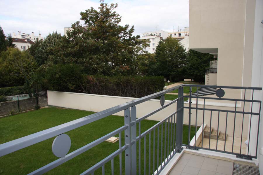 Hauts de Seine&nbsp;Courbevoie &nbsp;Location&nbsp;Appart. 1 pi�ce&nbsp;Studio meuble 5mn la d�fense et gare